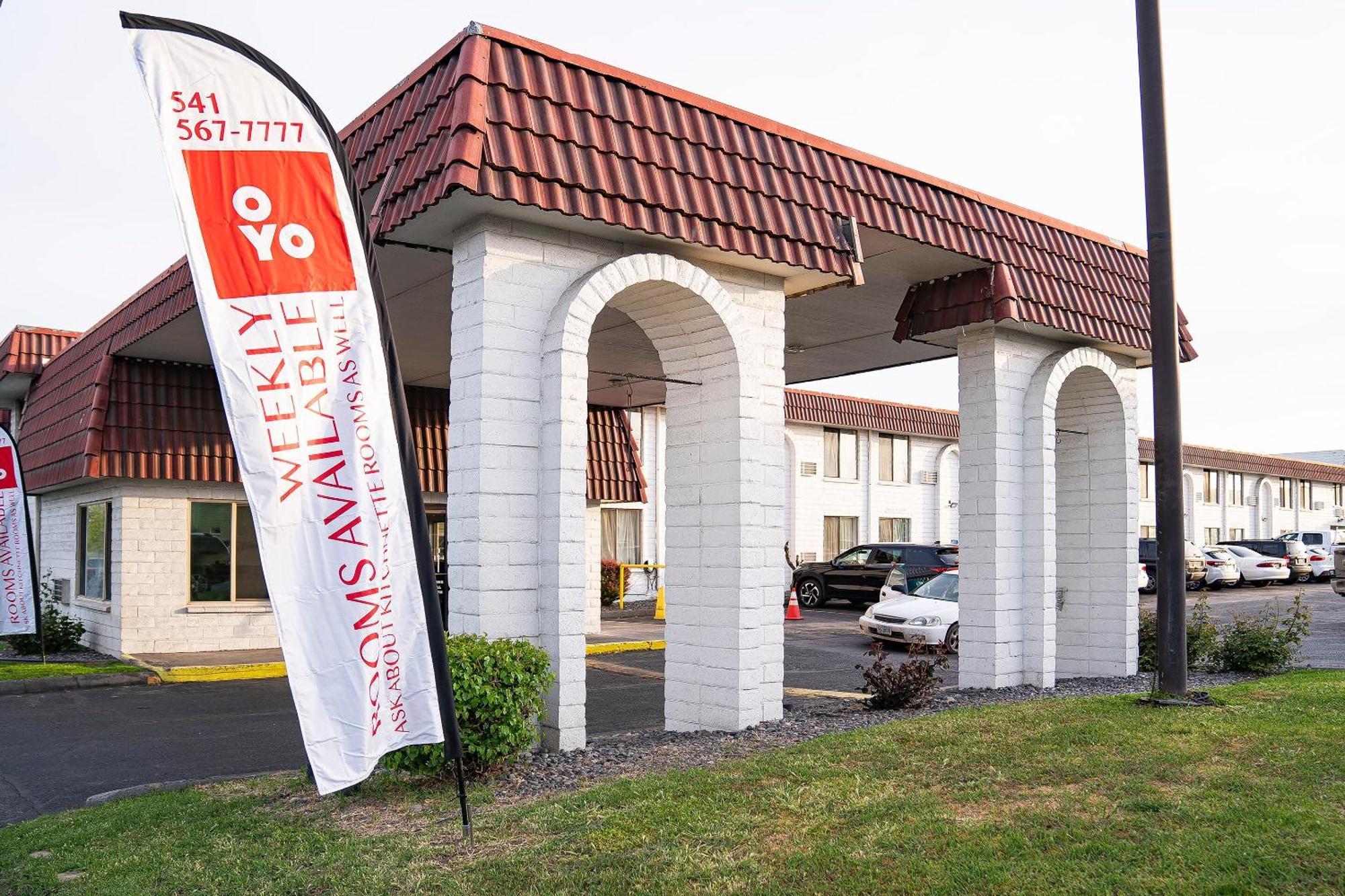 Oyo Hotel Hermiston Or, Downtown Екстер'єр фото