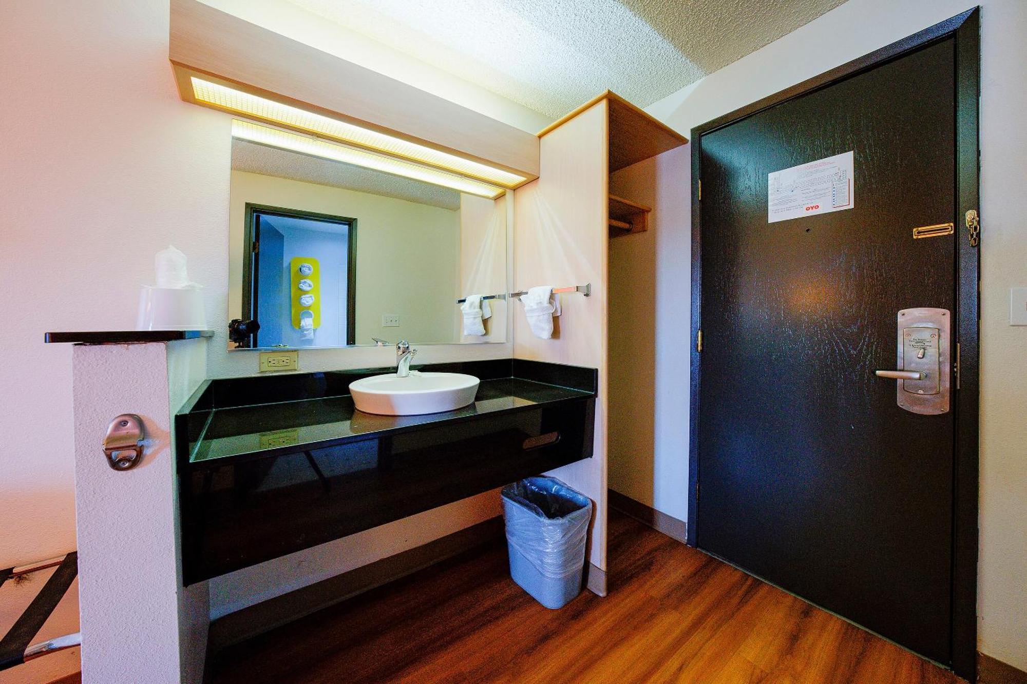 Oyo Hotel Hermiston Or, Downtown Екстер'єр фото