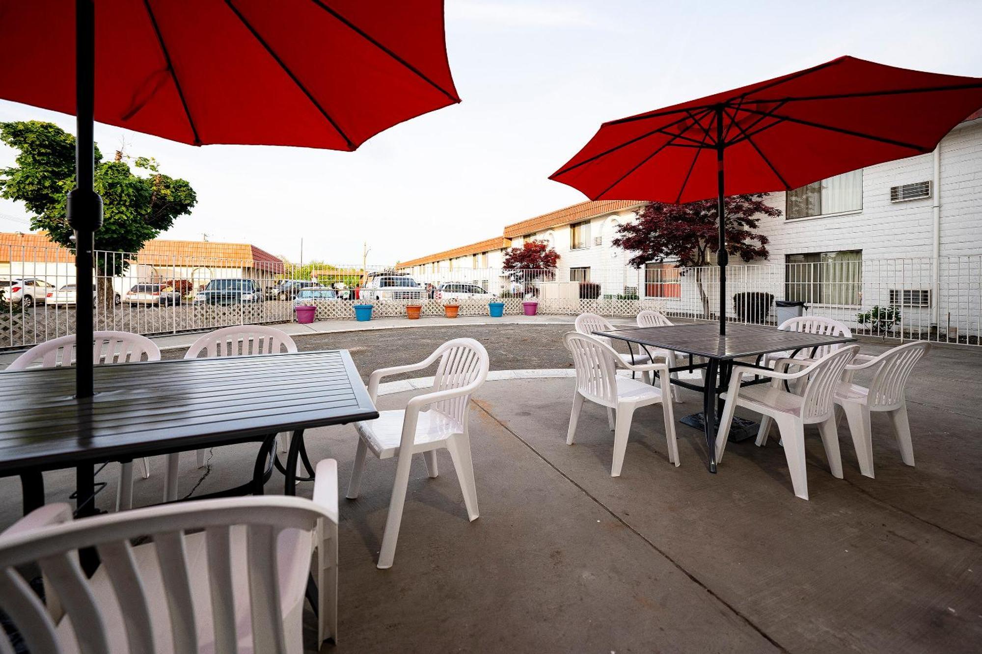 Oyo Hotel Hermiston Or, Downtown Екстер'єр фото